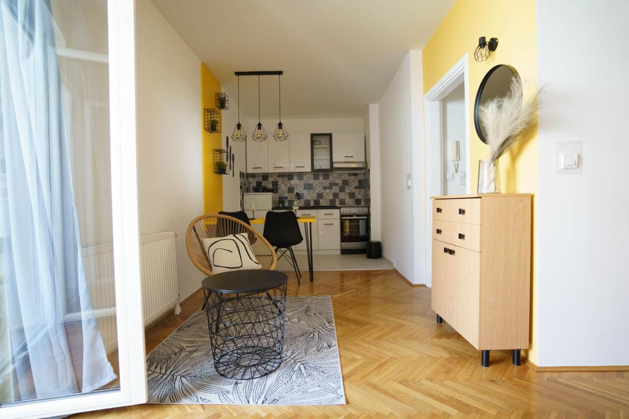 Sunny Place Novi Sad Luaran gambar